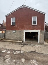 2025 1/2 Victoria Ave, Unit Garage apartment in Arnold, PA - Building Photo - Building Photo