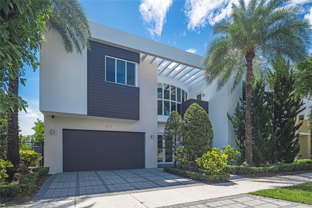 7515 NW 99th Ave in Tamarac, FL - Building Photo