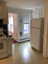 2 Devereaux St, Unit 4 in Salem, MA - Building Photo - Building Photo