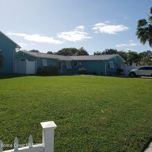 1040 N Banana River Dr in Merritt Island, FL - Building Photo - Building Photo