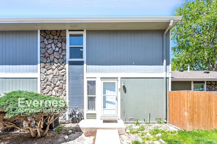 10001 E Evans Ave in Denver, CO - Building Photo