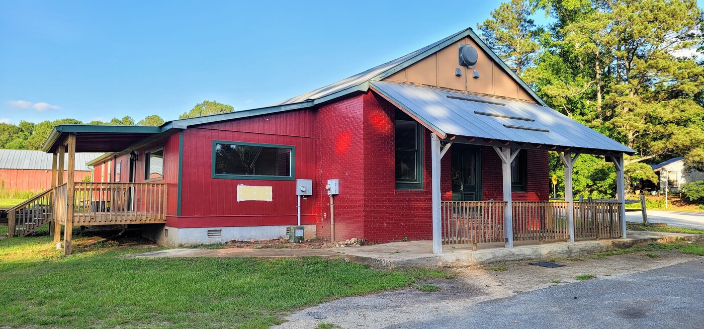 53 Pennington Rd in Newborn, GA - Building Photo