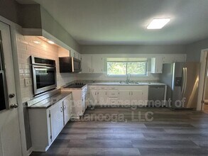 1205 John Ross Rd in Chattanooga, TN - Foto de edificio - Building Photo