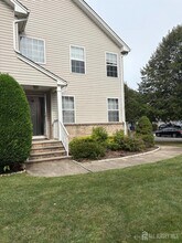30 Palmetto Way in North Brunswick, NJ - Building Photo - Building Photo