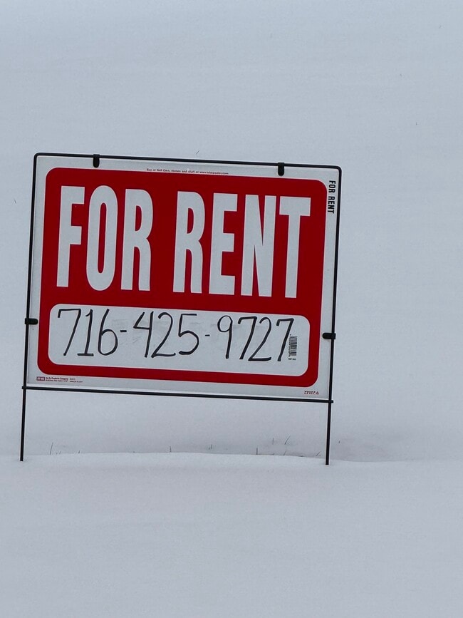 1365 Pierce Ave, Unit #1 in North Tonawanda, NY - Building Photo - Building Photo