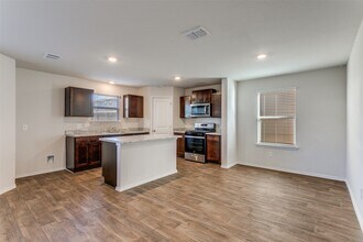 8511 Brisk Water in San Antonio, TX - Building Photo - Building Photo