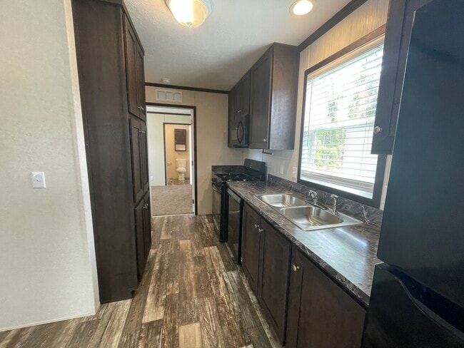 25 Birch Ct in Belleville, MI - Building Photo - Building Photo