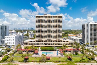 Club Atlantis Condominiums in Miami Beach, FL - Building Photo - Building Photo