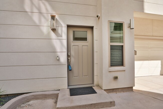 4102 Feagan St in Houston, TX - Foto de edificio - Building Photo