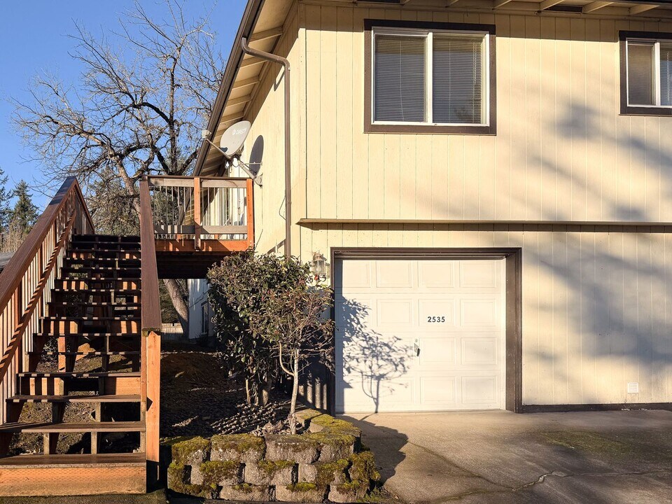 2535-2537 Wilark Dr NW in Salem, OR - Building Photo