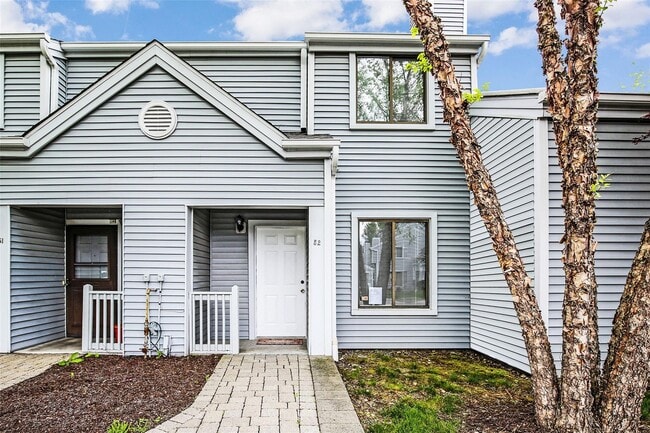 52 Offshore Dr in Mohegan Lake, NY - Building Photo - Building Photo