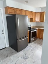 51 Walnut St in Tiverton, RI - Building Photo - Building Photo