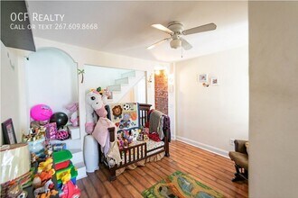 2415 Almond St in Philadelphia, PA - Building Photo - Building Photo