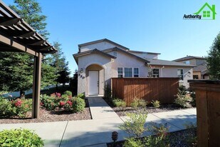550 Mission De Oro Dr in Redding, CA - Building Photo