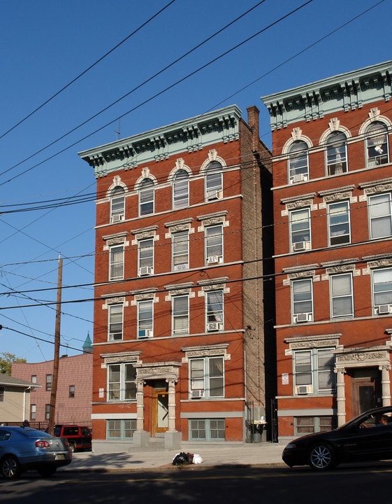 94 Tonnele Ave in Jersey City, NJ - Building Photo