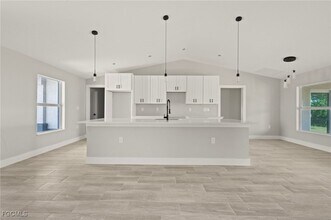 1422 NE 19th Pl in Cape Coral, FL - Building Photo - Building Photo