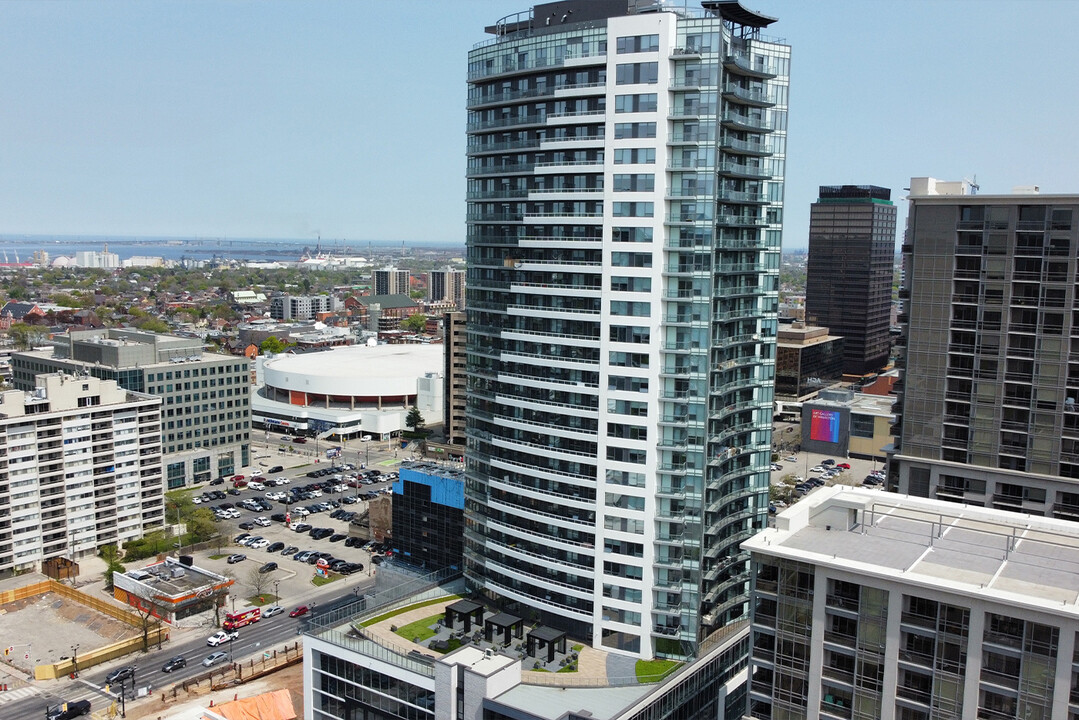 Marquee Residence in Hamilton, ON - Building Photo