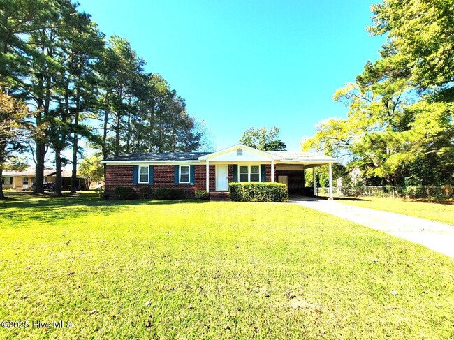 property at 2516 Lynn Loop