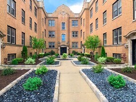3810 N Sheffield Ave, Unit 2W in Chicago, IL - Building Photo