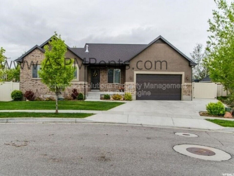 1134 Rural Rd S in West Jordan, UT - Building Photo