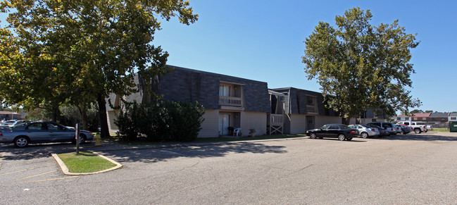 Camellia Condominiums in Lafayette, LA - Foto de edificio - Building Photo