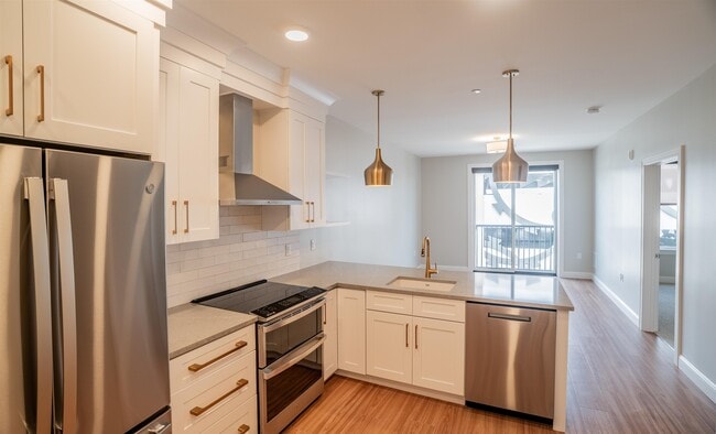 property at 99 Foundry Pl