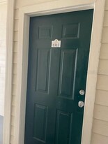 1315 Bay Club Cir in Tampa, FL - Building Photo