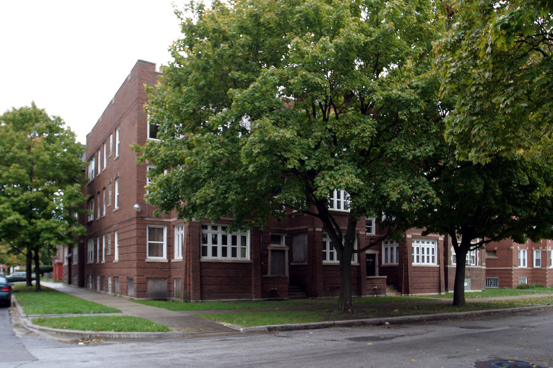 10901 S Vernon in Chicago, IL - Foto de edificio