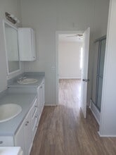 921 Elkport St in West Orange, TX - Building Photo - Building Photo