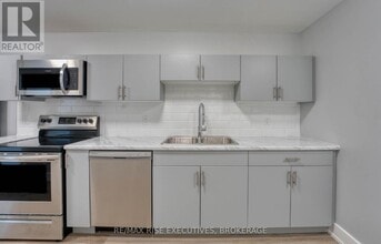 597 Gavin Ct in Kingston, ON - Building Photo - Building Photo