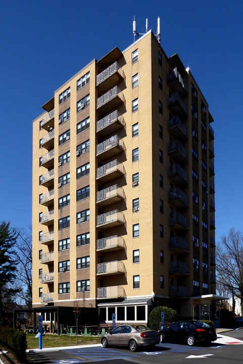 Rohrer Towers I in Haddon Township, NJ - Building Photo