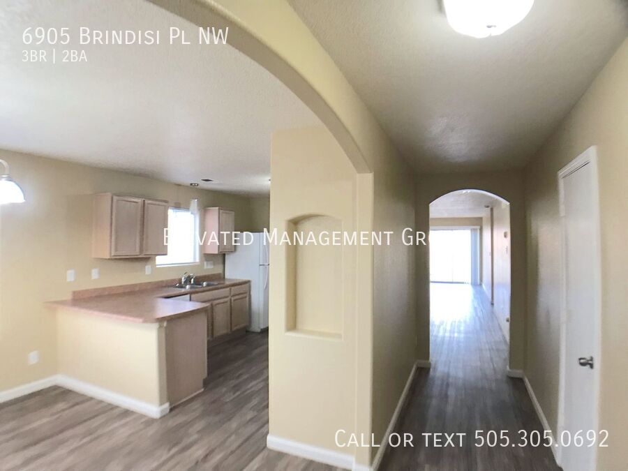 6905 Brindisi Pl NW in Albuquerque, NM - Building Photo