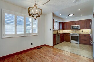 6844 S Broadway in Centennial, CO - Building Photo - Building Photo