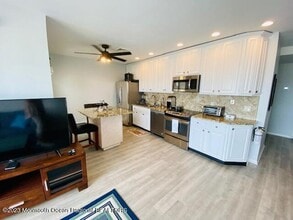 438 NJ-35 in Mantoloking, NJ - Foto de edificio - Building Photo