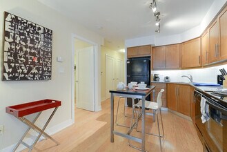 348 Wellington St W in Toronto, ON - Building Photo - Building Photo