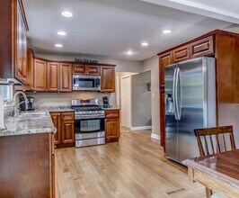 12418 White Oak Dr in Crown Point, IN - Building Photo - Building Photo