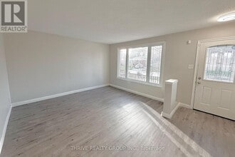 218 Admiral Dr in London, ON - Building Photo - Building Photo