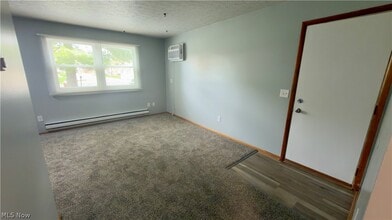 239 Brunswick Dr in Elyria, OH - Building Photo - Building Photo