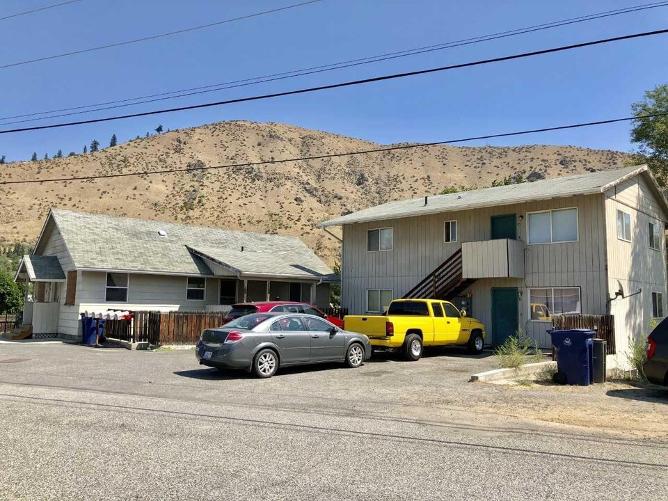 118 Parkhill St in Cashmere, WA - Building Photo