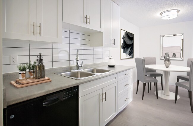 Stonebridge Apartments in Saskatoon, SK - Building Photo - Building Photo