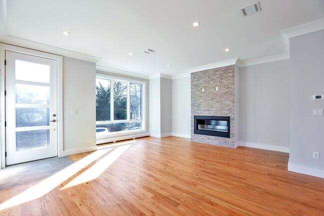 463 Roff Ave in Palisades Park, NJ - Building Photo - Building Photo