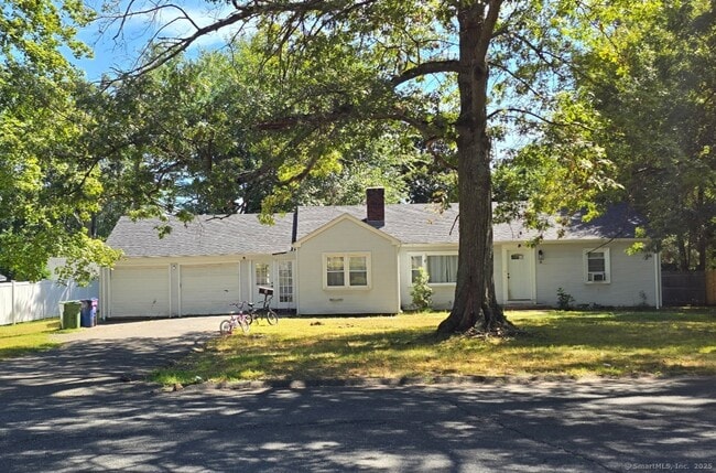 property at 3 Robin Rd