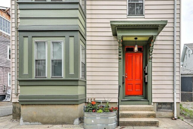 289 Grove St in Providence, RI - Building Photo - Building Photo