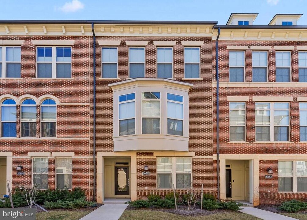 20661 Newcomb Ter in Ashburn, VA - Building Photo