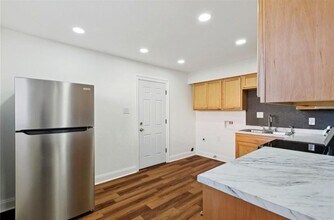 2427 Octavia Dr in Chalmette, LA - Foto de edificio - Building Photo