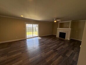 325 S Square Dr in Winterville, NC - Building Photo - Building Photo