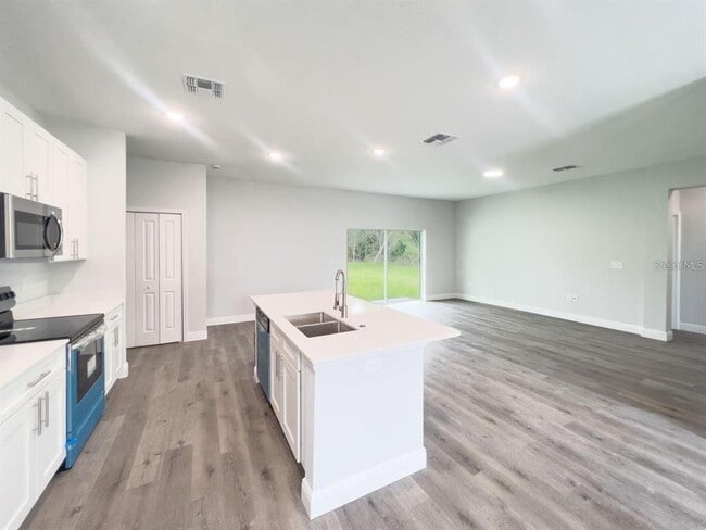 17355 Bly Ave in Port Charlotte, FL - Building Photo - Building Photo