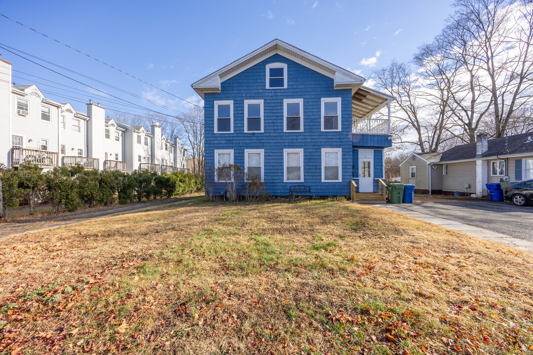 82 Webb St in Meriden, CT - Building Photo