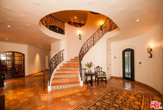 12140 Summit Ct in Beverly Hills, CA - Building Photo - Building Photo