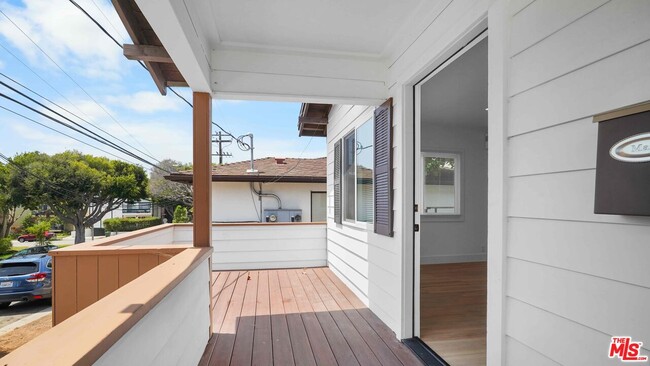 3119 Arizona Ave in Santa Monica, CA - Building Photo - Building Photo